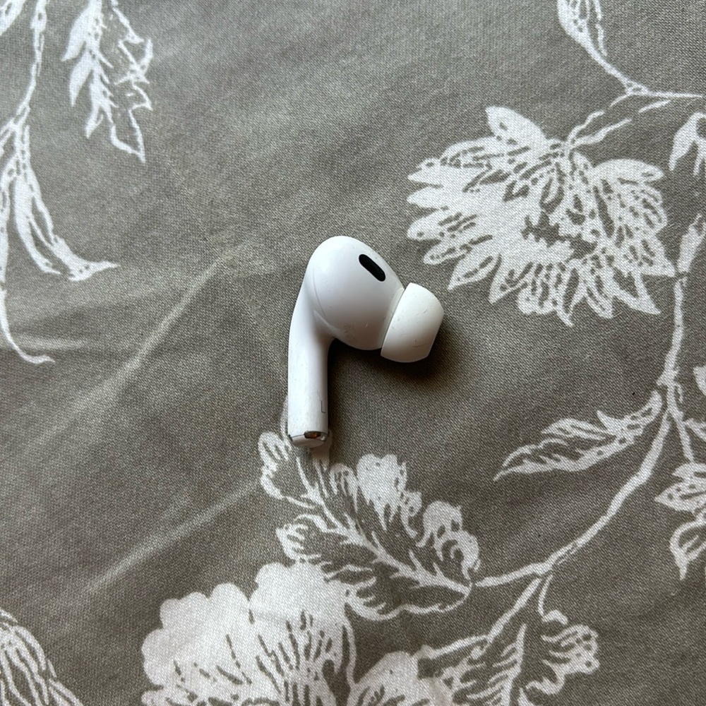 Brand new left side replacement air pod second gen